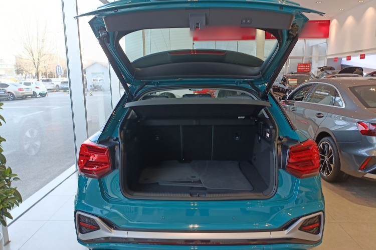 奥迪Q2L 2025款 35TFSI 时尚动感型机舱底盘23