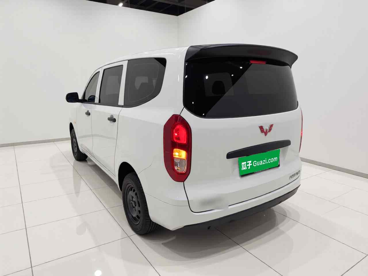 五菱汽车 五菱宏光新能源 2025款 增程式混动 50KM 实用型(3)