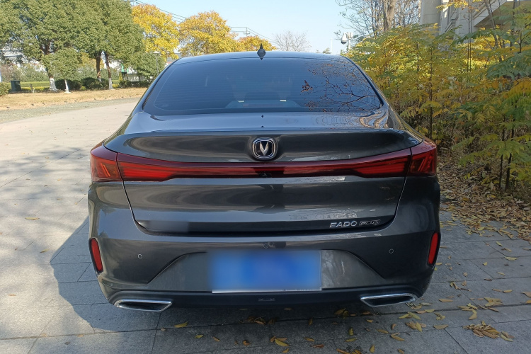 长安 逸动 2025款 PLUS 1.4T 双离合高能版车身外观6