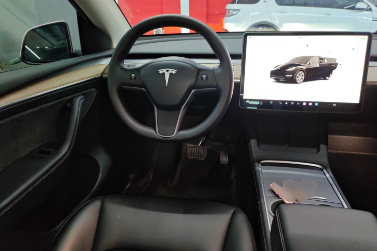 特斯拉 Model Y 2022款 改款 后轮驱动版中控内饰13