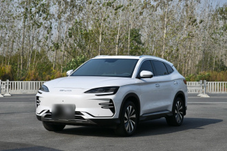比亚迪 宋PLUS新能源 2024款 荣耀版 EV 520km 尊贵型