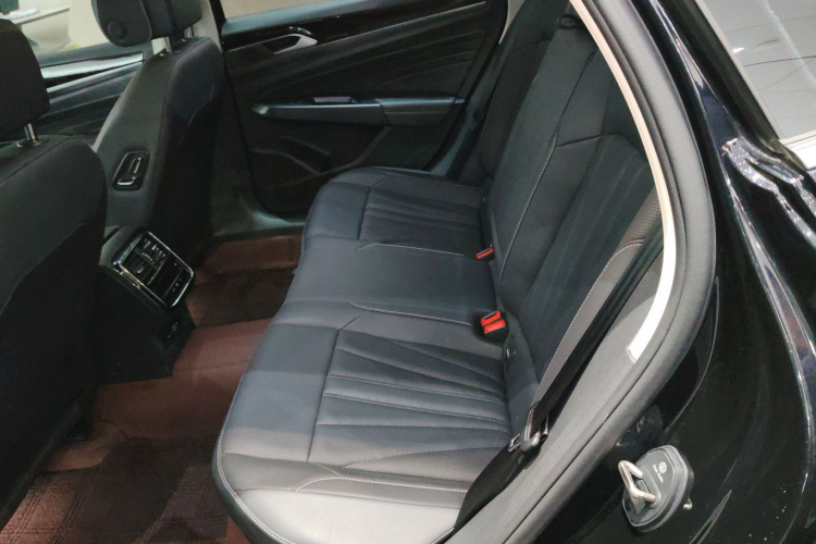 大众 帕萨特 2025款 出众款 380TSI 龙腾版中控内饰21