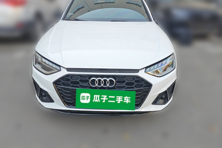 奥迪A4L 2024款 40 TFSI 豪华动感型车身外观2
