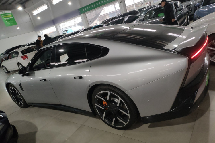 小鹏P7 2025款 702 长续航 Ultra车身外观4