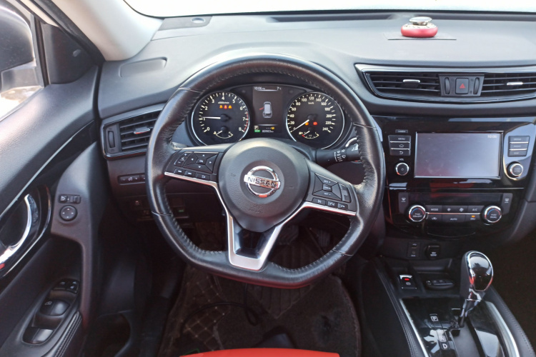 日产 奇骏 2019款 2.0L CVT舒适版 2WD中控内饰13