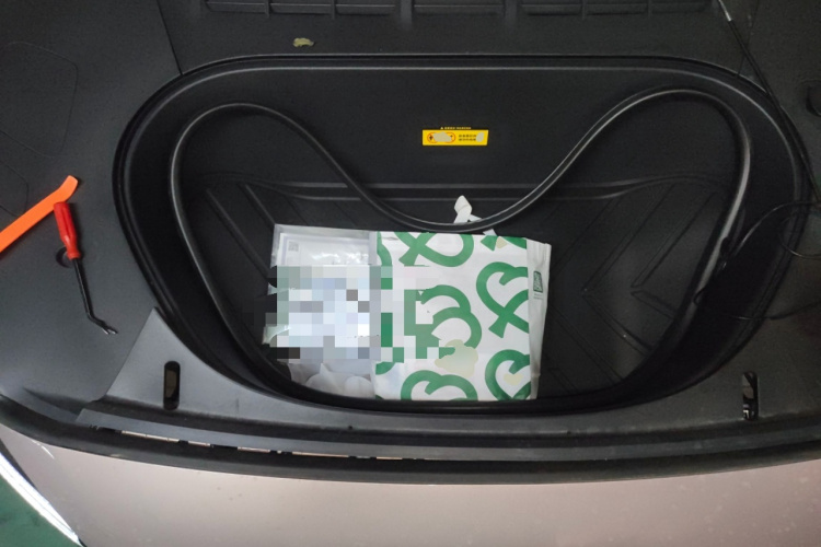 小米汽车 小米YU7 2025款 超长续航四驱Pro版局部细节24