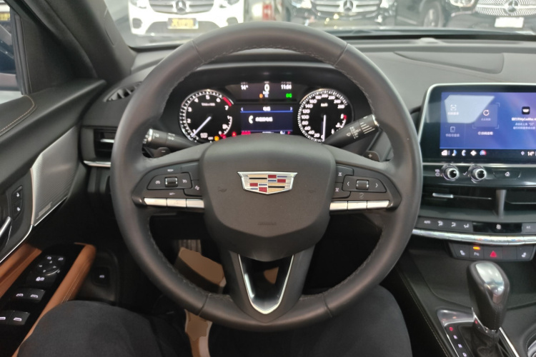 凯迪拉克CT4 2021款 28T 豪华型中控内饰13
