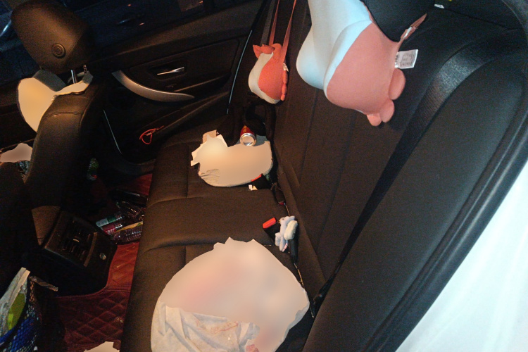 宝马3系 2015款 320i 超悦版时尚型中控内饰21