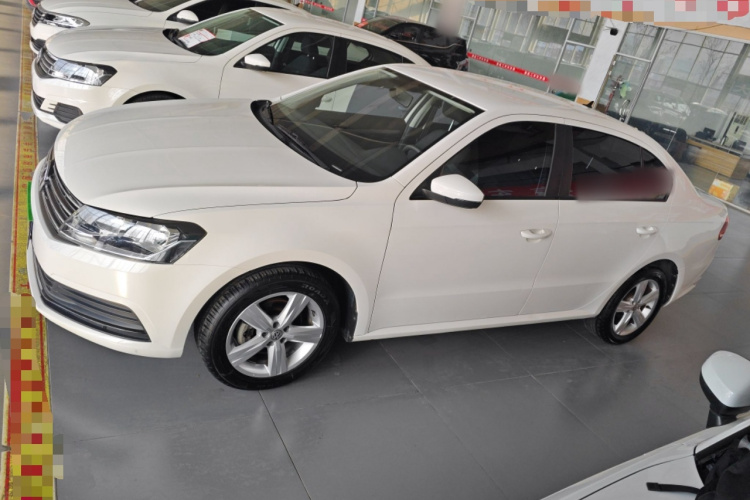 大众 朗逸 2017款 1.6L 手动风尚版车身外观4