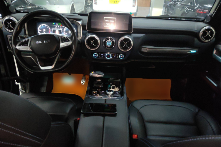 北京BJ40 2020款 2.0T 自动四驱城市猎人版至尊型中控内饰12