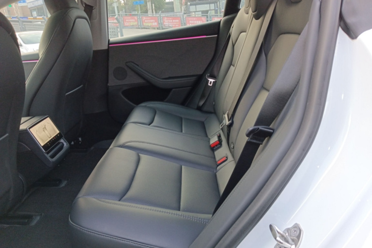 特斯拉 Model 3 2023款 后轮驱动版中控内饰7004