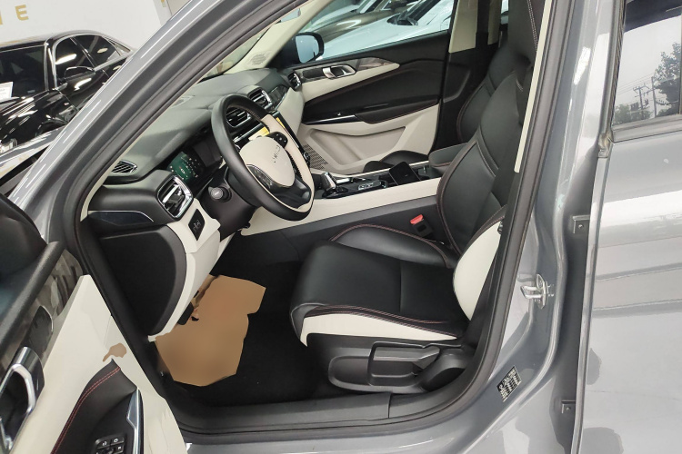 领克02 2019款 高能版 2.0T 自动两驱耀版 国VI中控内饰19