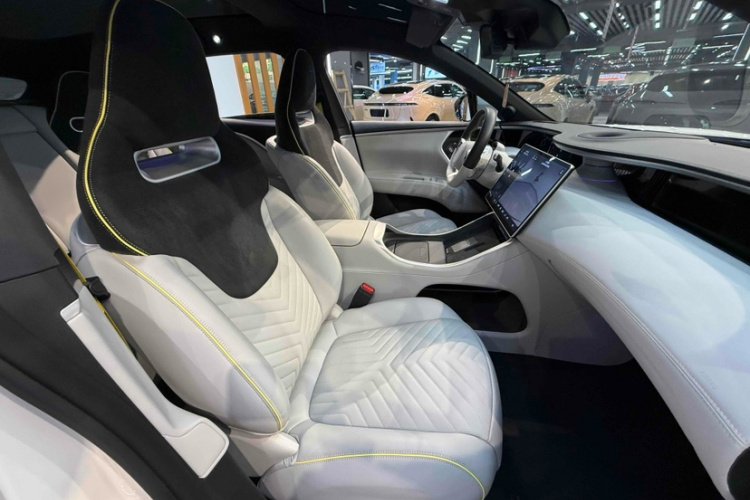 阿维塔11 2022款 长续航双电机版 5座中控内饰7004