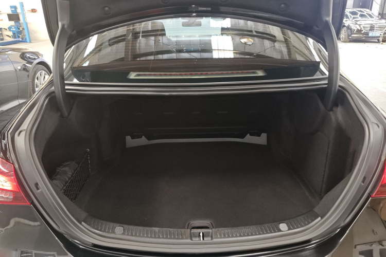 奔驰E级 2021款 改款 E 300 L 时尚型机舱底盘23