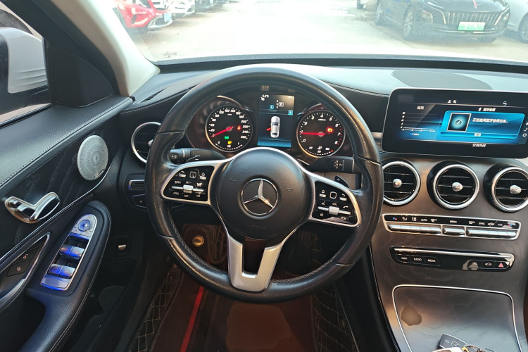 奔驰C级 2019款 C 180 L 时尚型运动版中控内饰13