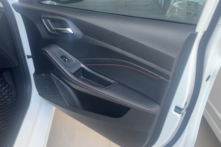 名爵 MG5 2022款 180DVVT CVT青春风尚版局部细节9007