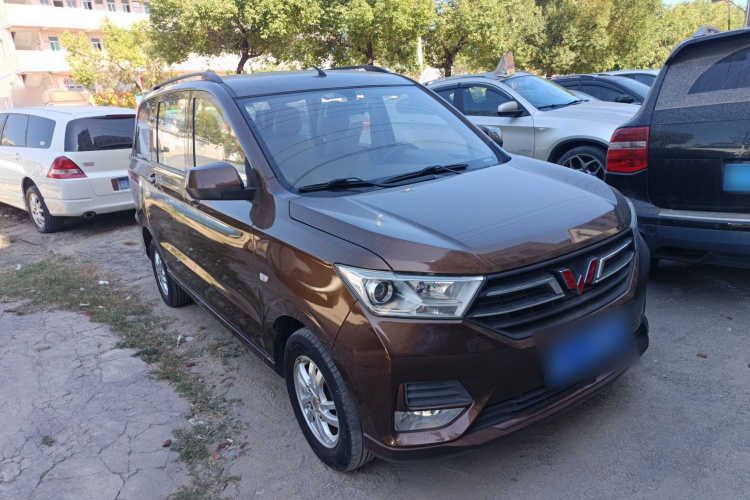 五菱汽车 五菱宏光 2021款 1.5L S标准型LAR车身外观3