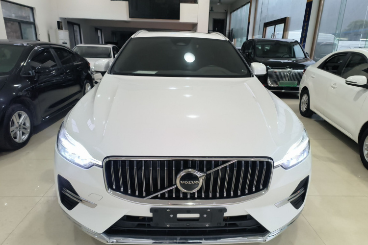 沃尔沃XC60 2024款 B5 四驱智逸豪华版车身外观2