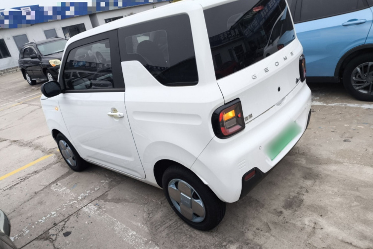 吉利银河 2023款 熊猫mini 120km 萌萌熊车身外观4