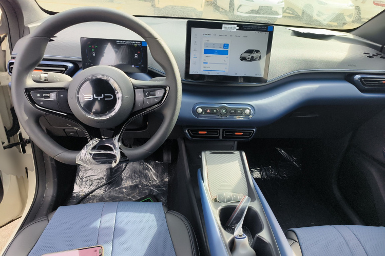 比亚迪 海鸥 2025款 智驾版 305km 活力版中控内饰12