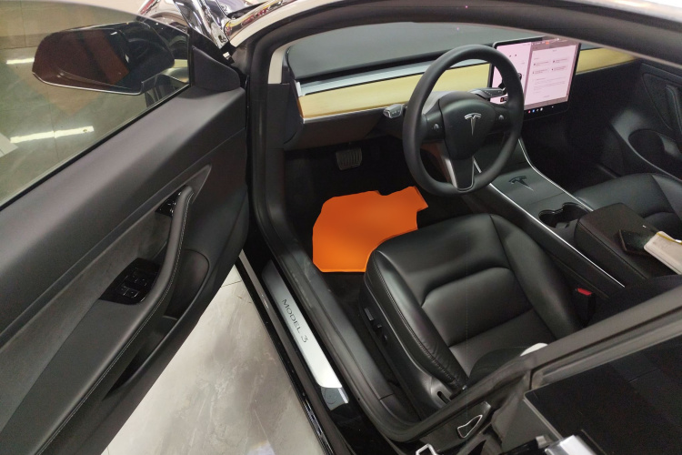 特斯拉 Model 3 2020款 标准续航后驱升级版中控内饰7003