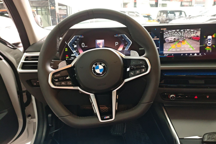 宝马3系 2025款 325i M运动套装局部细节13