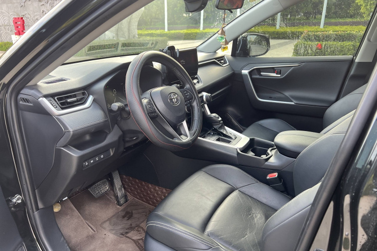 丰田 威兰达 2024款 2.0L CVT两驱豪华PLUS版中控内饰7002