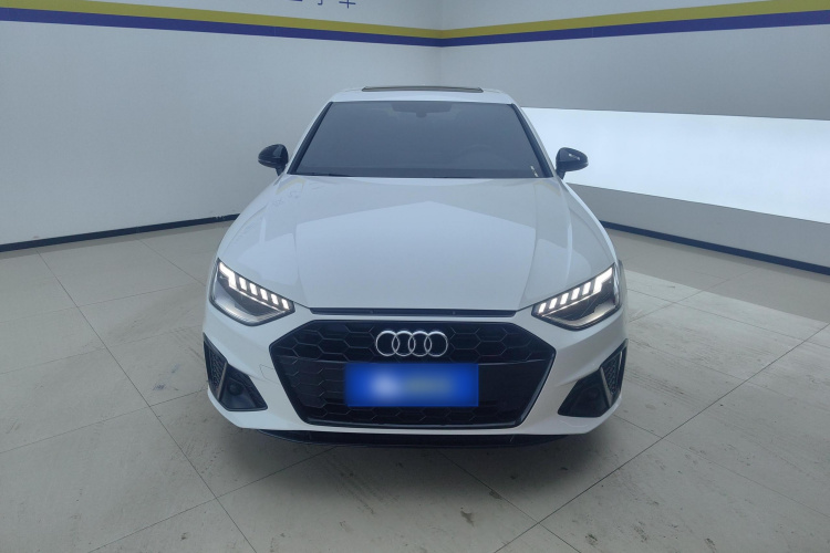 奥迪A4L 2024款 40 TFSI 豪华动感型车身外观2