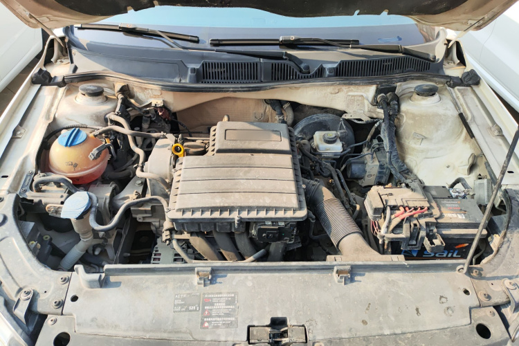 大众 朗行 2013款 1.6L 自动风尚型机舱底盘24