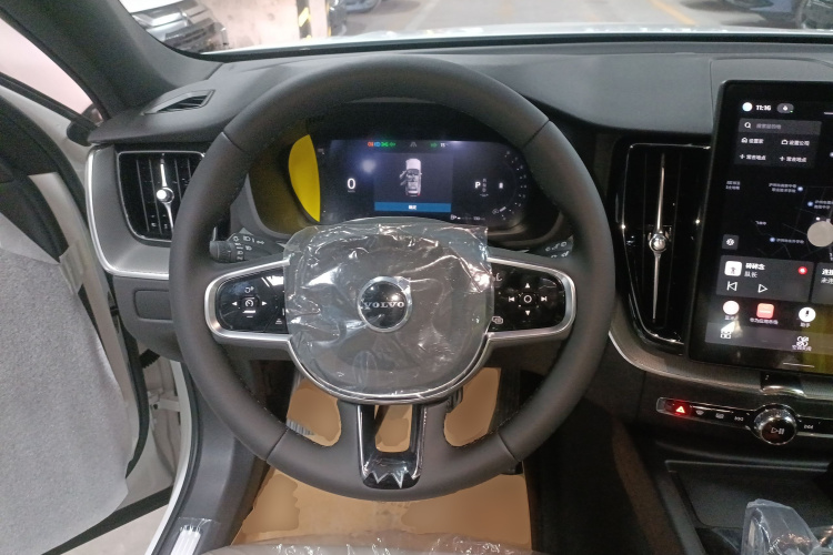 沃尔沃XC60 2026款 B5 四驱智逸豪华版中控内饰13