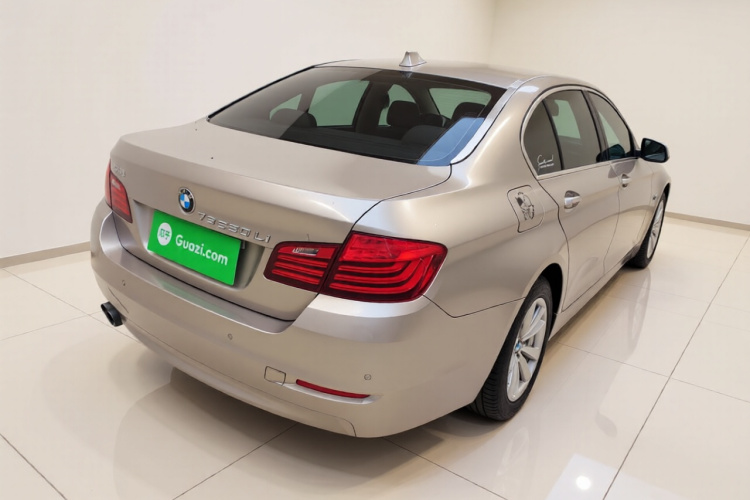 宝马5系 2017款 520Li 典雅型车身外观7