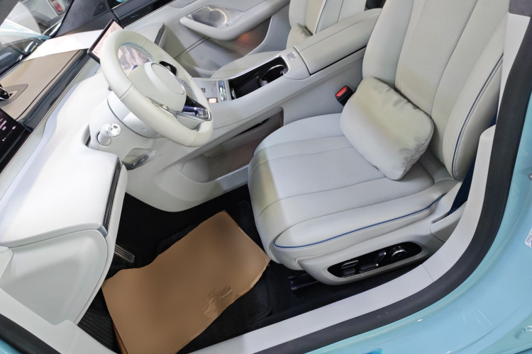 鸿蒙智行 智界S7 2025款 855km Max中控内饰19