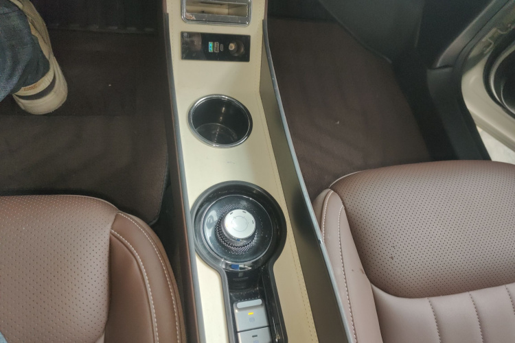 五菱汽车 五菱缤果 2023款 333km 灵犀互联款局部细节18