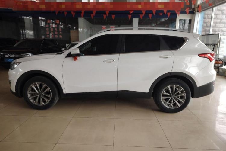 捷途X70 2018款 1.5T 手动畅行版车身外观4