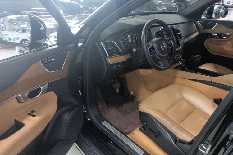 沃尔沃XC90 2018款 T6 智雅版 7座中控内饰20