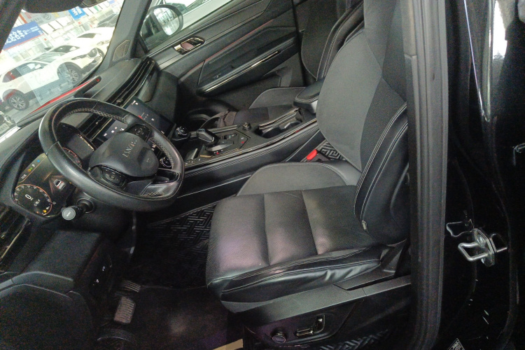 领克01 2021款 2.0TD 四驱暗夜版中控内饰19