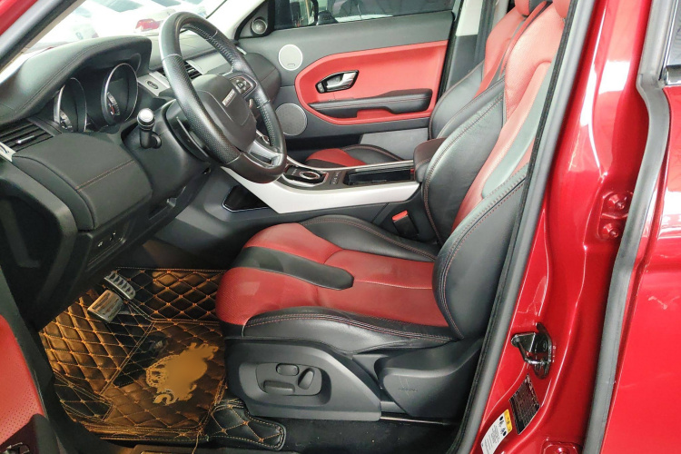 路虎 揽胜极光(进口) 2015款 2.0T 5门耀动版中控内饰7008