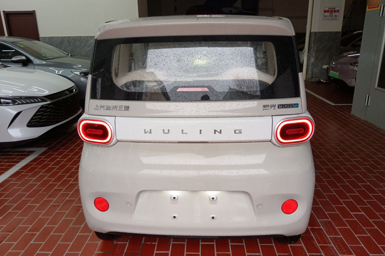 五菱汽车 宏光MINIEV 2024款 第三代 215km 青春版车身外观6