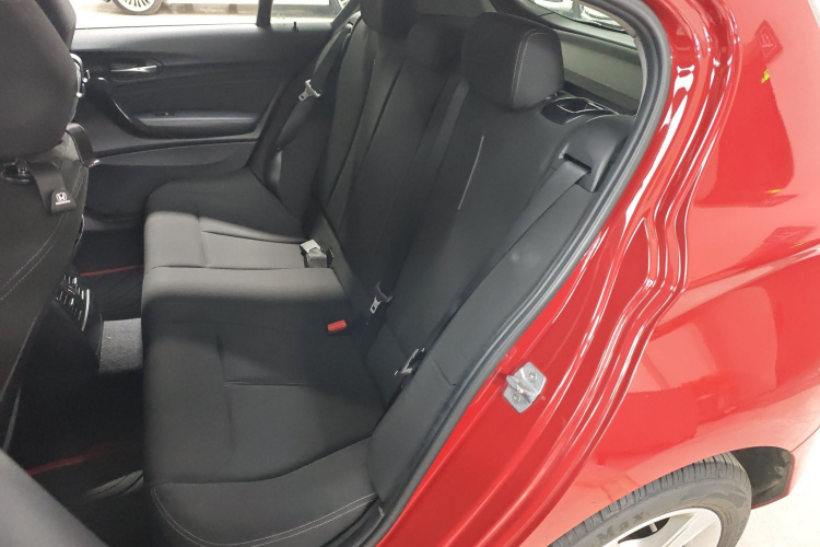 宝马1系(进口) 2013款 改款 118i 运动型中控内饰7004