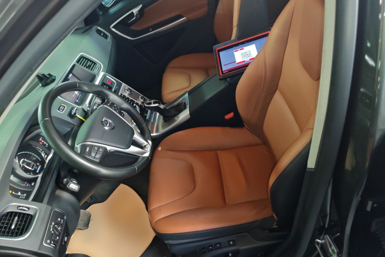 沃尔沃S60 2019款 S60L T5 智远版中控内饰19