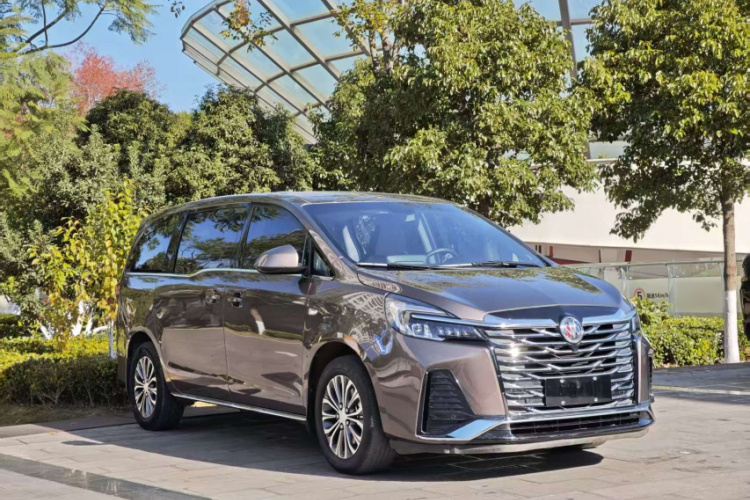 别克GL8 2023款 陆上公务舱 智享型车身外观6012