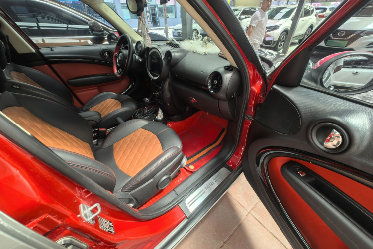 MINI Countryman 2014款 1.6T COOPER ALL4 Fun中控内饰7003