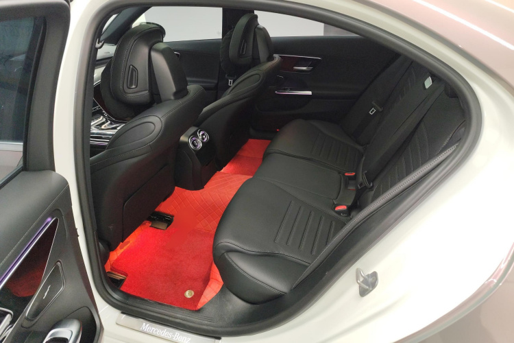 奔驰C级 2024款 改款三 C 260 L 运动版中控内饰21