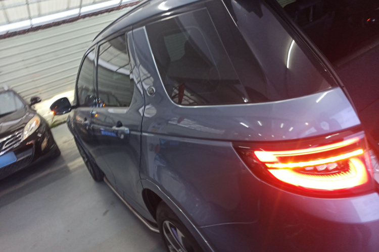 路虎 发现运动版 2021款 249PS R-Dynamic SE 性能科技版 7座车身外观6003