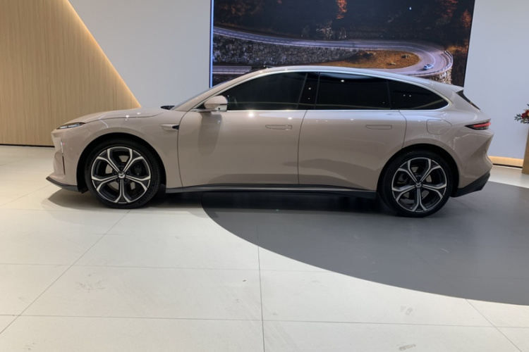 蔚来ET5T 2023款 75kWh Touring车身外观6005