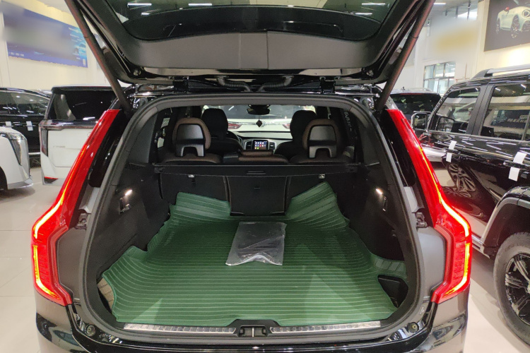 沃尔沃XC90 2024款 B5 智行豪华版 5座机舱底盘23