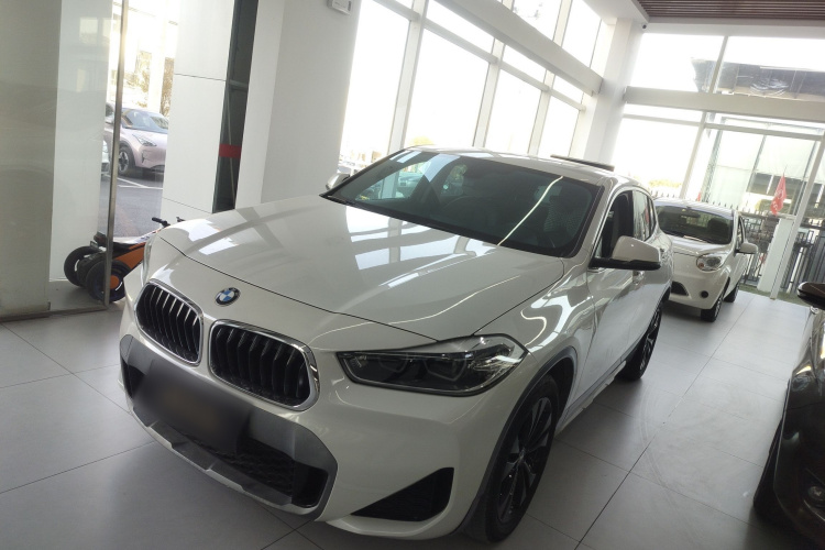 宝马X2 2020款 sDrive20i M越野套装车身外观1