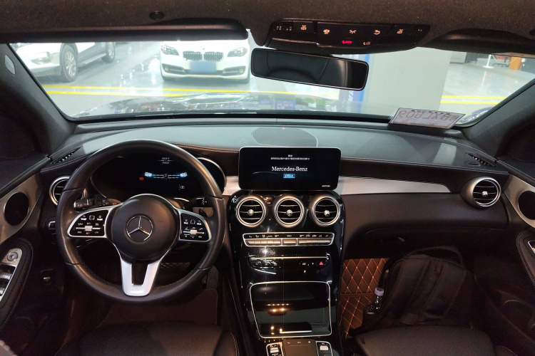 奔驰GLC 2020款 改款 GLC 260 L 4MATIC 动感型中控内饰7002