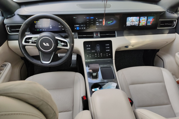 理想汽车 理想ONE 2021款 增程6座版中控内饰12