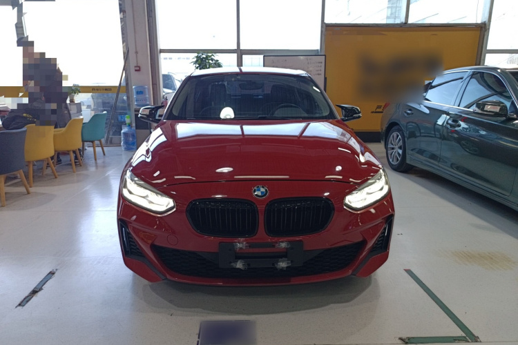 宝马1系 2019款 118i M运动套装车身外观2